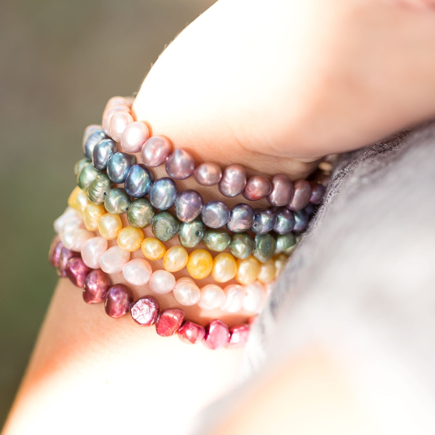 Dark Blue Cultured Freshwater Pearl Stretch Bracelet - Joyeria Lady