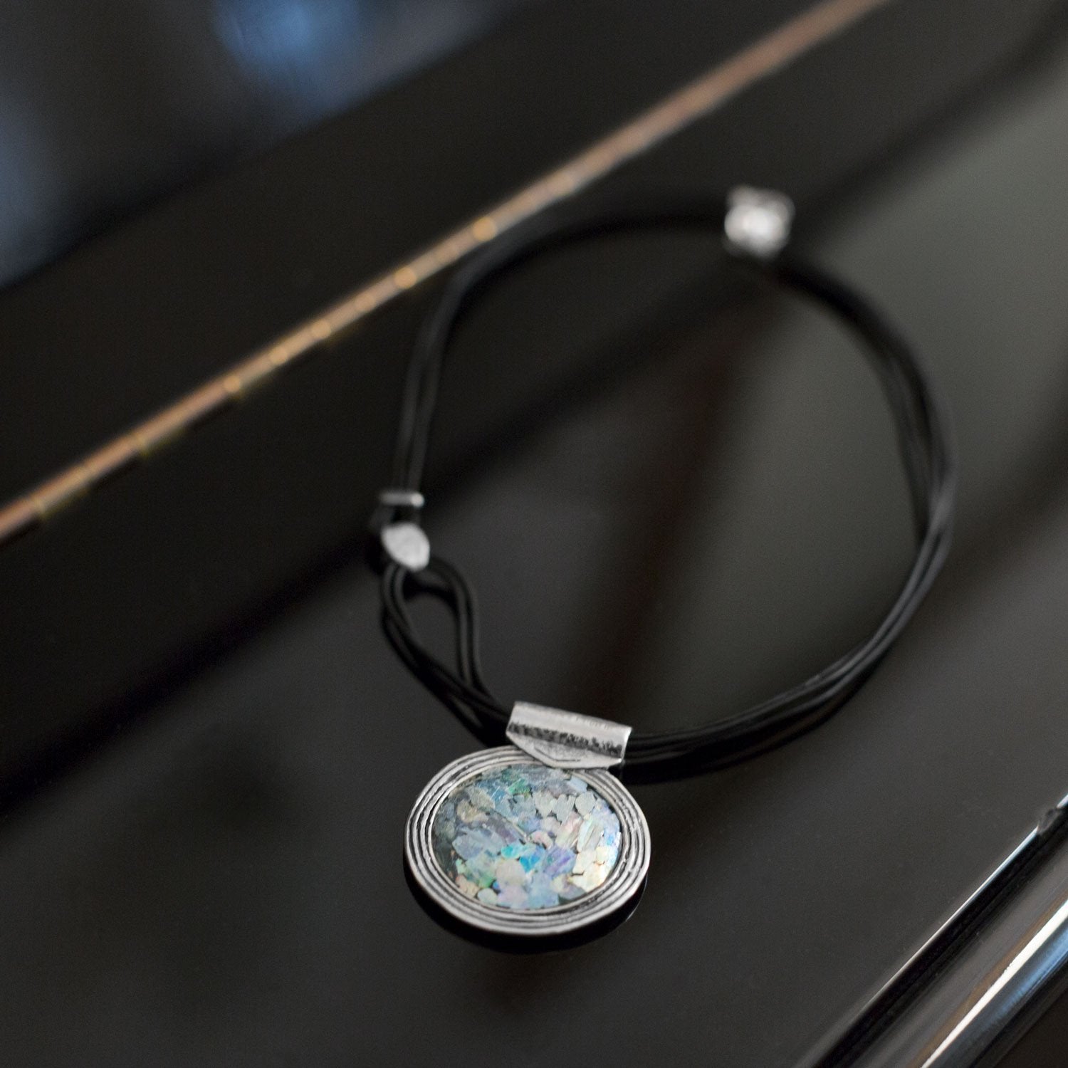 18" Multistrand Leather with Roman Glass Necklace - Joyeria Lady