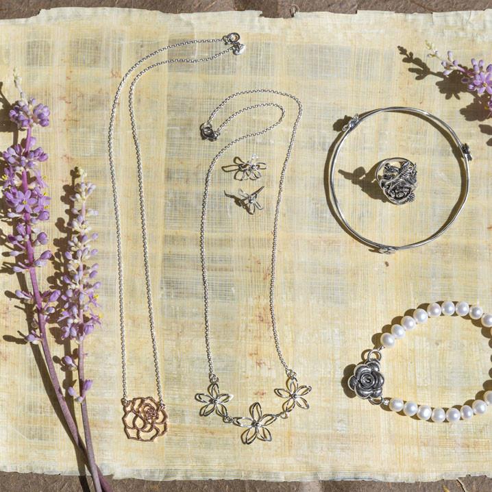 18" Diamond Cut Flower Necklace - Joyeria Lady