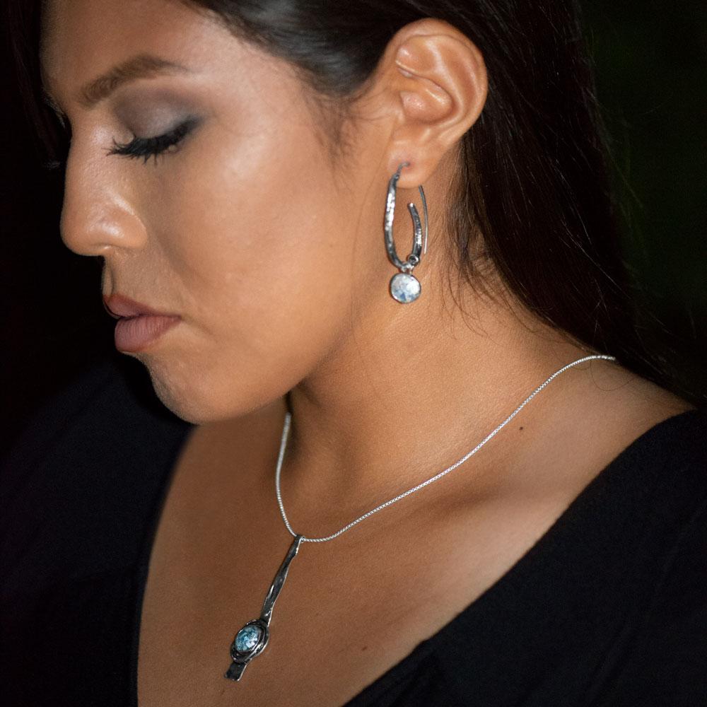 Long Textured Bar Ancient Roman Glass Necklace - Joyeria Lady