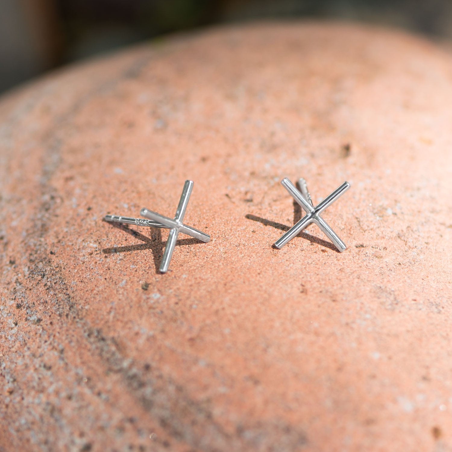 Rhodium Plated 'X' Stud Earrings - Joyeria Lady