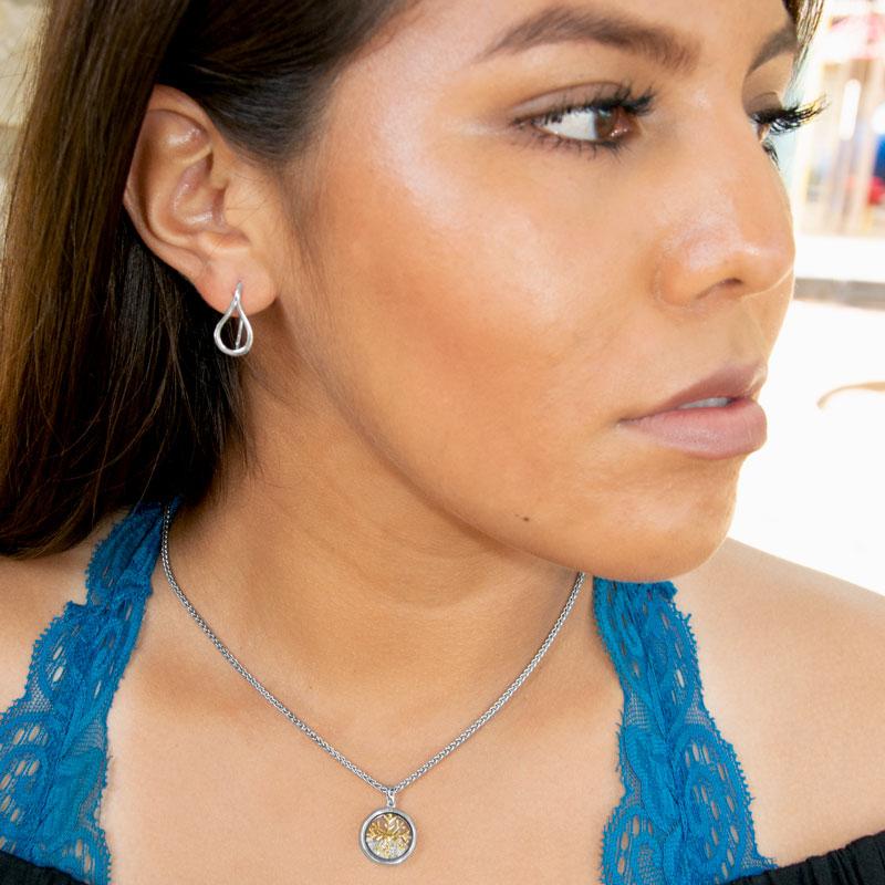 Small Polished Raindrop Outline Wire Earrings - Joyeria Lady