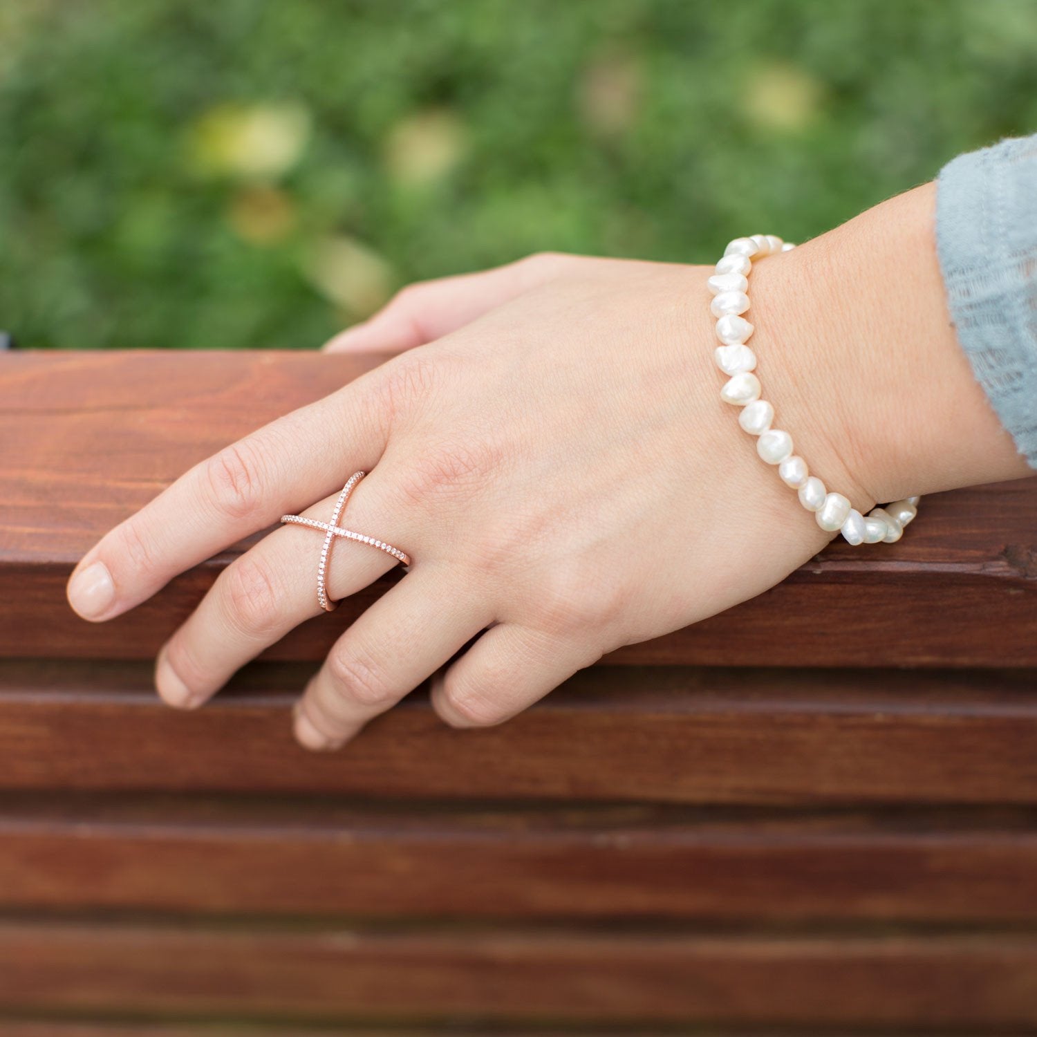 18 Karat Rose Gold Plated Criss Cross 'X' Ring with Signity CZs - Joyeria Lady