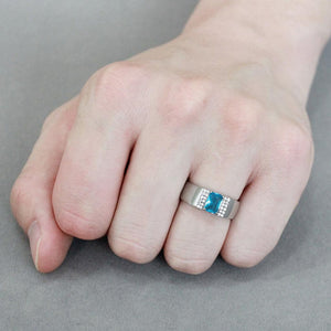 DA344 No Plating Stainless Steel Ring with Synthetic in Sea Blue